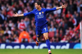 女足亚洲杯 决赛中国队补时逆转韩国 “铿锵玫瑰”再度绽放